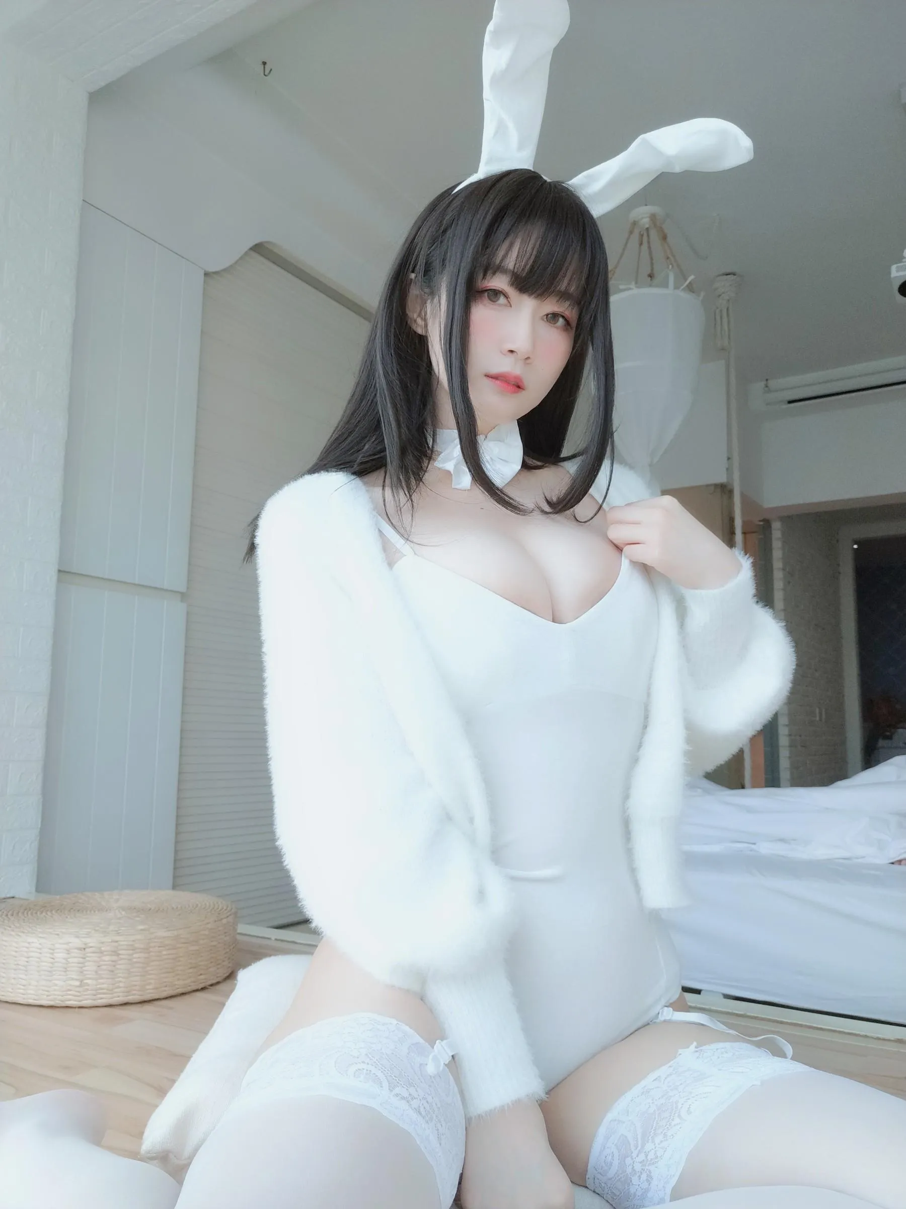 白银81 – 自撮 Vol.52 白丝兔子 [110P]插图